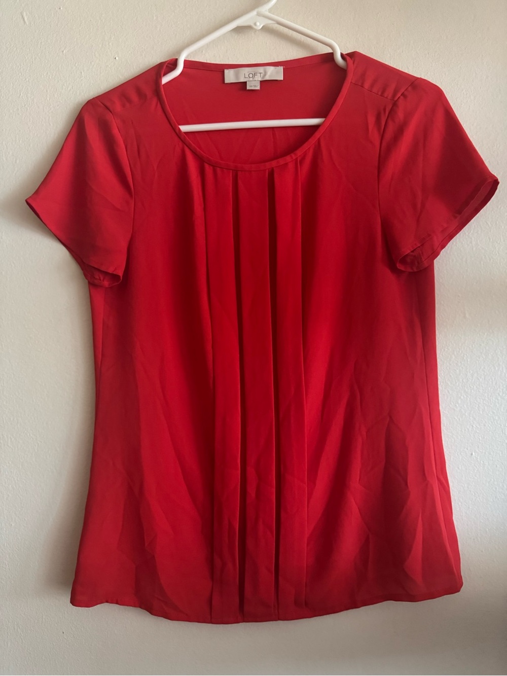 LOFT Women's Red Pleated Lightweight Short-Sleeve Blouse